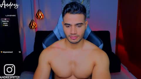 Snapshot of andresfiit chatting on 12.22.24 Andres online show from 12.22.24