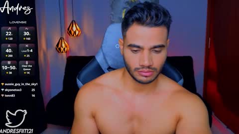 Snapshot of andresfiit chatting on 12.28.24 Andres online show from 12.28.24