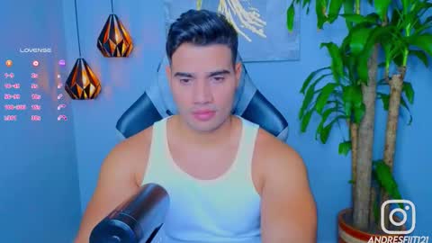 Snapshot of andresfiit chatting on 09.28.25 Andres online show from 09.28.25