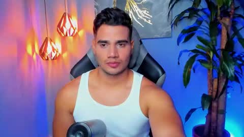 Snapshot of andresfiit chatting on 11.16.25 Andres online show from 11.16.25