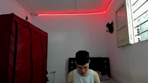 Snapshot of andrew_2811 chatting on 04.04.26 andrew_2811 online show from 04.04.26