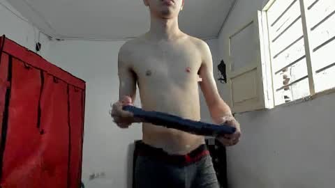 Snapshot of andrew_2811 chatting on 04.06.26 andrew_2811 online show from 04.06.26