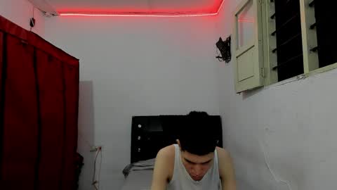 Snapshot of andrew_2811 chatting on 04.09.26 andrew_2811 online show from 04.09.26