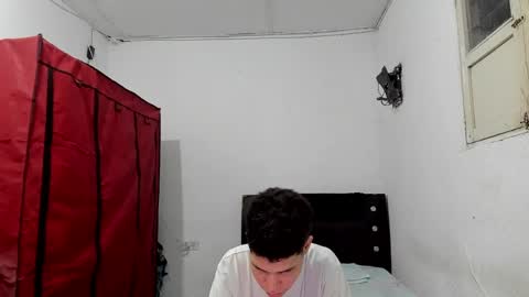 Snapshot of andrew_2811 chatting on 04.15.26 andrew_2811 online show from 04.15.26