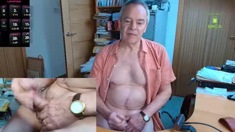 Snapshot of andrew_9999 chatting on 11.01.25 Andrew online show from 11.01.25