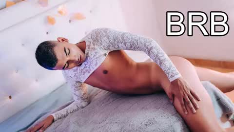 Andrew Jones Independient model  online show from 02.20.25