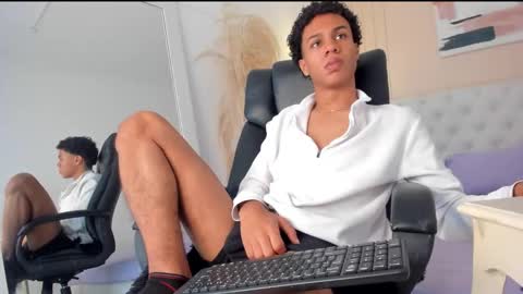 Snapshot of andrew_burnss chatting on 11.12.25 andrew_burnss online show from 11.12.25