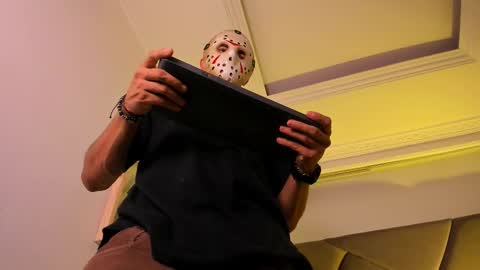 Snapshot of andrew_colleman1 chatting on 10.28.25 Colleman online show from 10.28.25