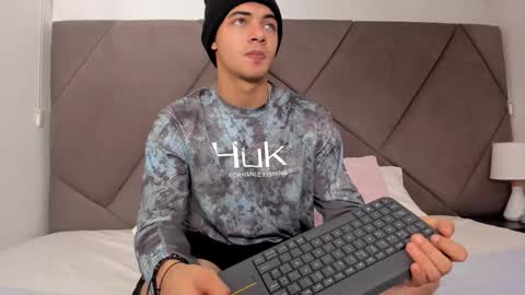 Snapshot of andrew_colleman1 chatting on 11.06.25 Colleman online show from 11.06.25