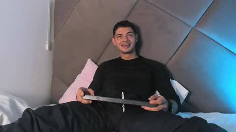 Snapshot of andrew_colleman1 chatting on 11.07.25 Colleman online show from 11.07.25