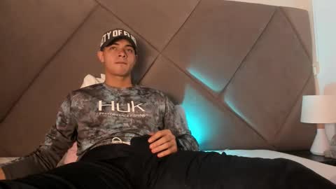 Snapshot of andrew_colleman1 chatting on 11.08.25 Colleman online show from 11.08.25