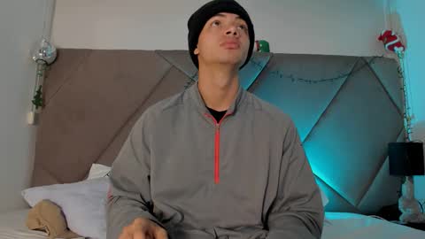 Snapshot of andrew_colleman1 chatting on 12.01.25 Colleman online show from 12.01.25