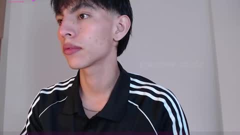 Snapshot of andrew_courtz chatting on 11.24.25 Andrew Courtz online show from 11.24.25