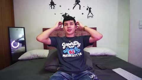 Snapshot of andrew_restrepo chatting on 10.15.25 andrew restrepo online show from 10.15.25