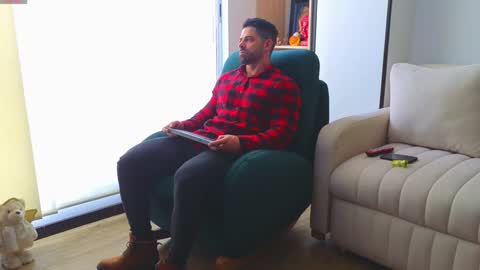 Andrew online show from 12.04.24