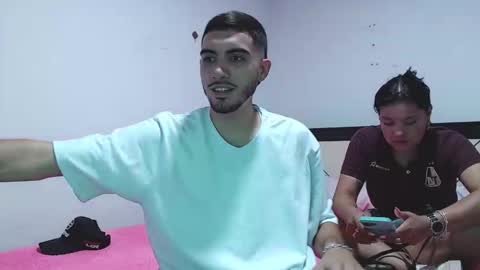 Snapshot of andriuhot066 chatting on 12.16.25 andriuhot066 online show from 12.16.25