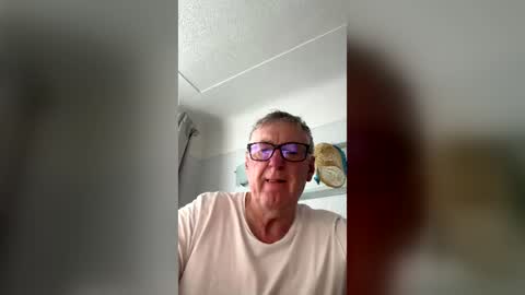 Snapshot of androb141 chatting on 07.14.26 androb141 online show from 07.14.26