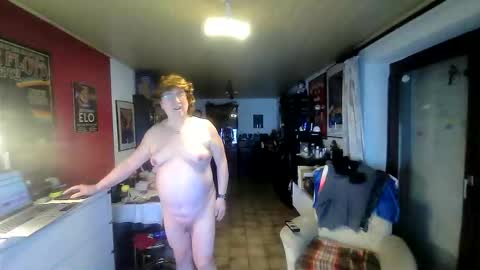 Snapshot of androgynia1 chatting on 10.13.25 androgynia online show from 10.13.25