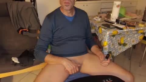 Snapshot of androx77 chatting on 10.24.25 androx77 online show from 10.24.25