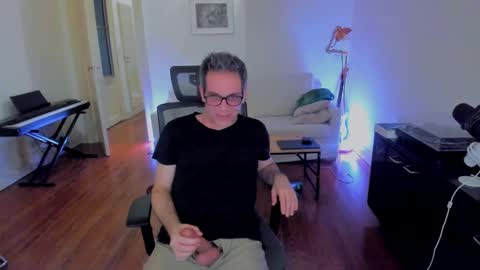 Snapshot of andy0pandi chatting on 12.12.24 Andrew online show from 12.12.24