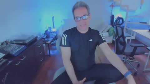 Snapshot of andy0pandi chatting on 11.06.25 Andrew online show from 11.06.25