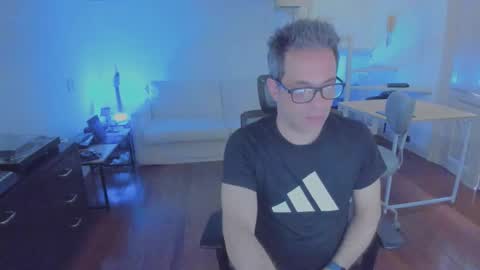 Snapshot of andy0pandi chatting on 11.12.25 Andrew online show from 11.12.25