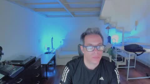 Snapshot of andy0pandi chatting on 11.27.25 Andrew online show from 11.27.25