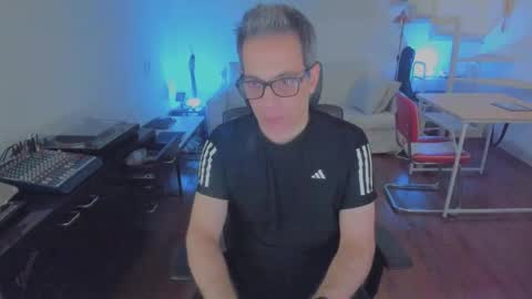 Snapshot of andy0pandi chatting on 12.14.25 Andrew online show from 12.14.25