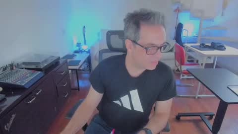 Snapshot of andy0pandi chatting on 12.17.25 Andrew online show from 12.17.25