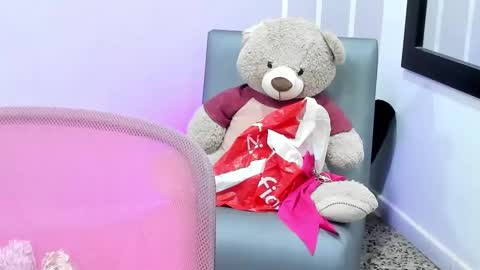 Snapshot of andy_gamboa chatting on 03.05.25 Andrea online show from 03.05.25