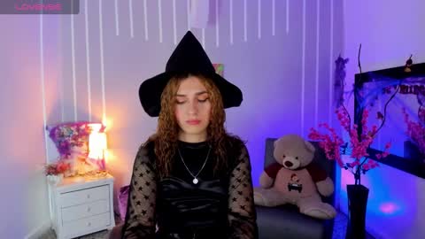 Snapshot of andy_gamboa chatting on 10.31.25 Andrea online show from 10.31.25