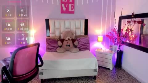 Snapshot of andy_gamboa chatting on 11.25.25 Andrea online show from 11.25.25