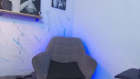 Snapshot of andy_miller5 chatting on 11.12.25 ANDY online show from 11.12.25