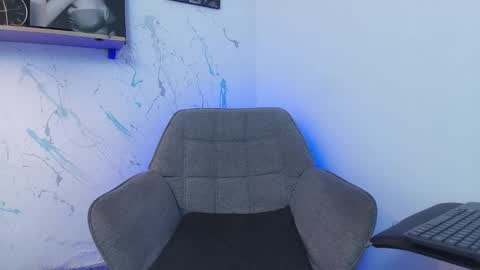 Snapshot of andy_miller5 chatting on 11.27.25 ANDY online show from 11.27.25