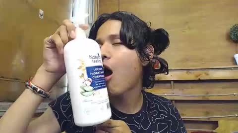 Snapshot of andy_staar18 chatting on 11.20.25 andy online show from 11.20.25