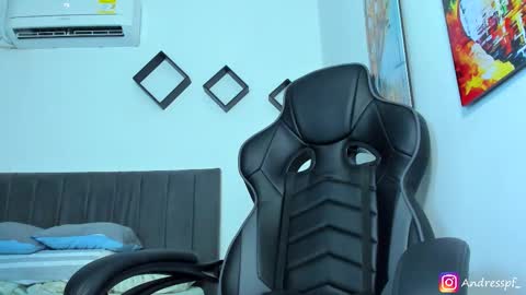 Snapshot of andy_walker_ chatting on 09.15.25 Andres online show from 09.15.25