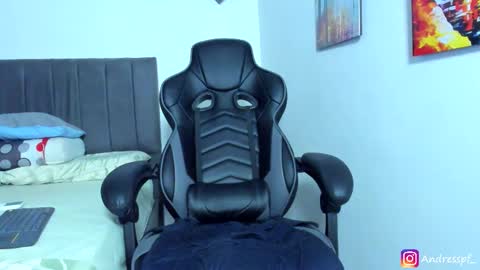 Snapshot of andy_walker_ chatting on 11.22.25 Andres online show from 11.22.25