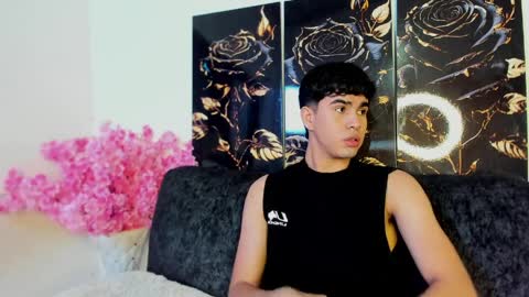 andy_wood1 online show from 04.06.26