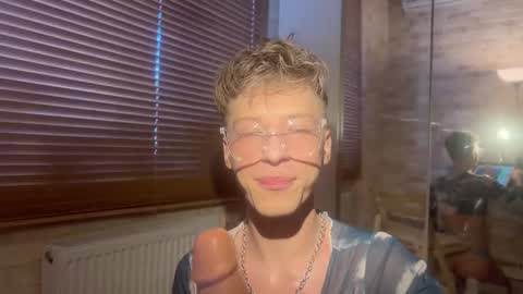 Snapshot of andytwinkkk chatting on 03.01.25 AndyTwinkkk online show from 03.01.25