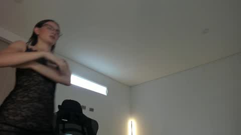 Snapshot of anelisse_ chatting on 02.18.25 online show from 02.18.25