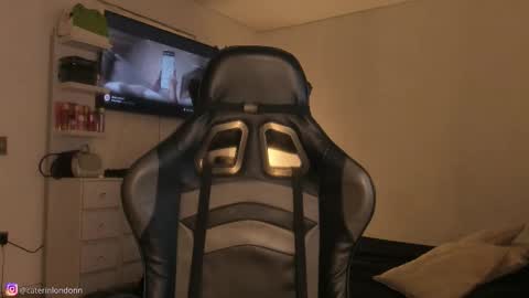 Snapshot of anelisse_ chatting on 11.15.25 online show from 11.15.25