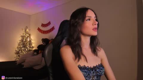 Snapshot of anelisse_ chatting on 12.14.25 online show from 12.14.25