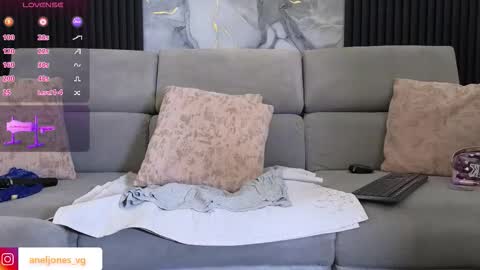 Snapshot of aneljones chatting on 02.27.26 Anell online show from 02.27.26