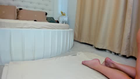 Snapshot of anemarie1996 chatting on 12.16.24 Anne online show from 12.16.24