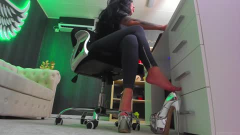 Anne online show from 01.12.25