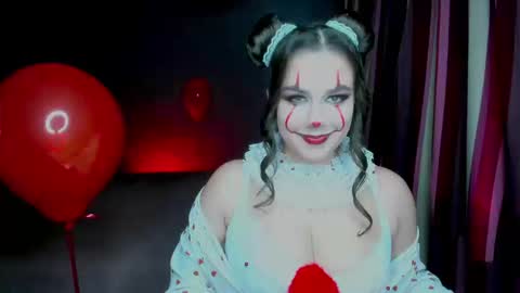 Snapshot of anettamilder chatting on 10.31.25 Aneta online show from 10.31.25