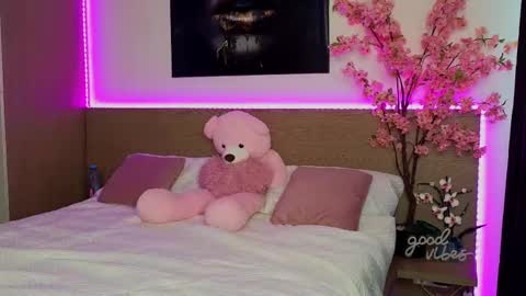 Snapshot of anexxblondie chatting on 03.10.25 Ane online show from 03.10.25