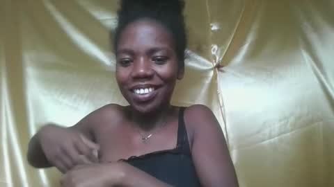 Snapshot of angeeliine chatting on 04.25.26 angeeliine online show from 04.25.26