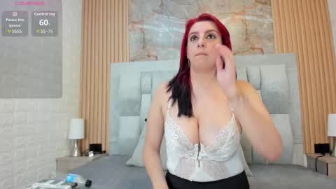 Snapshot of angel__red_ chatting on 09.22.25 angel__red_ online show from 09.22.25