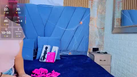 Snapshot of angel__red_ chatting on 10.22.25 angel__red_ online show from 10.22.25